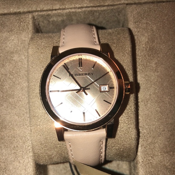 ** Burberry watch never worn** - Picture 1 of 3